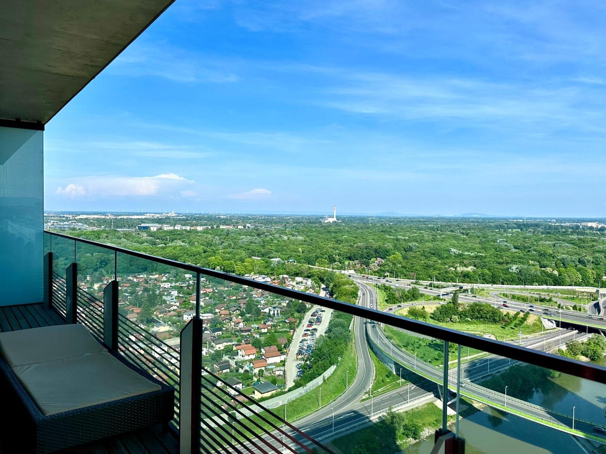 Luxury Penthouse I Rooftop Pool I Self Check-In Vienna Exterior photo
